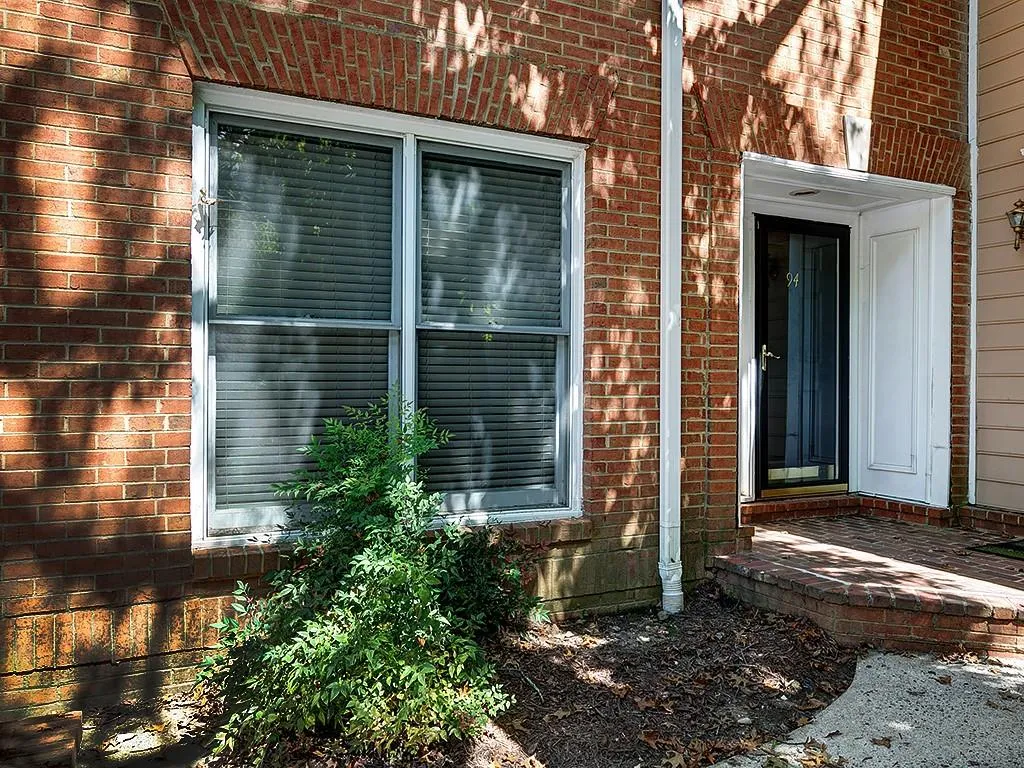 7500 Roswell Road Ne Unit 94, Sandy Springs, Georgia 30350, 2 Bedrooms Bedrooms, ,2 BathroomsBathrooms,Residential,Sold,7500 Roswell Road Ne Unit 94,6784122
