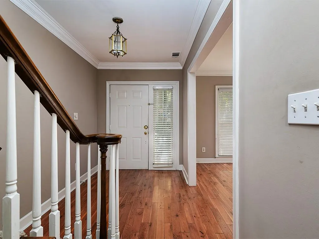 7500 Roswell Road Ne Unit 94, Sandy Springs, Georgia 30350, 2 Bedrooms Bedrooms, ,2 BathroomsBathrooms,Residential,Sold,7500 Roswell Road Ne Unit 94,6784122