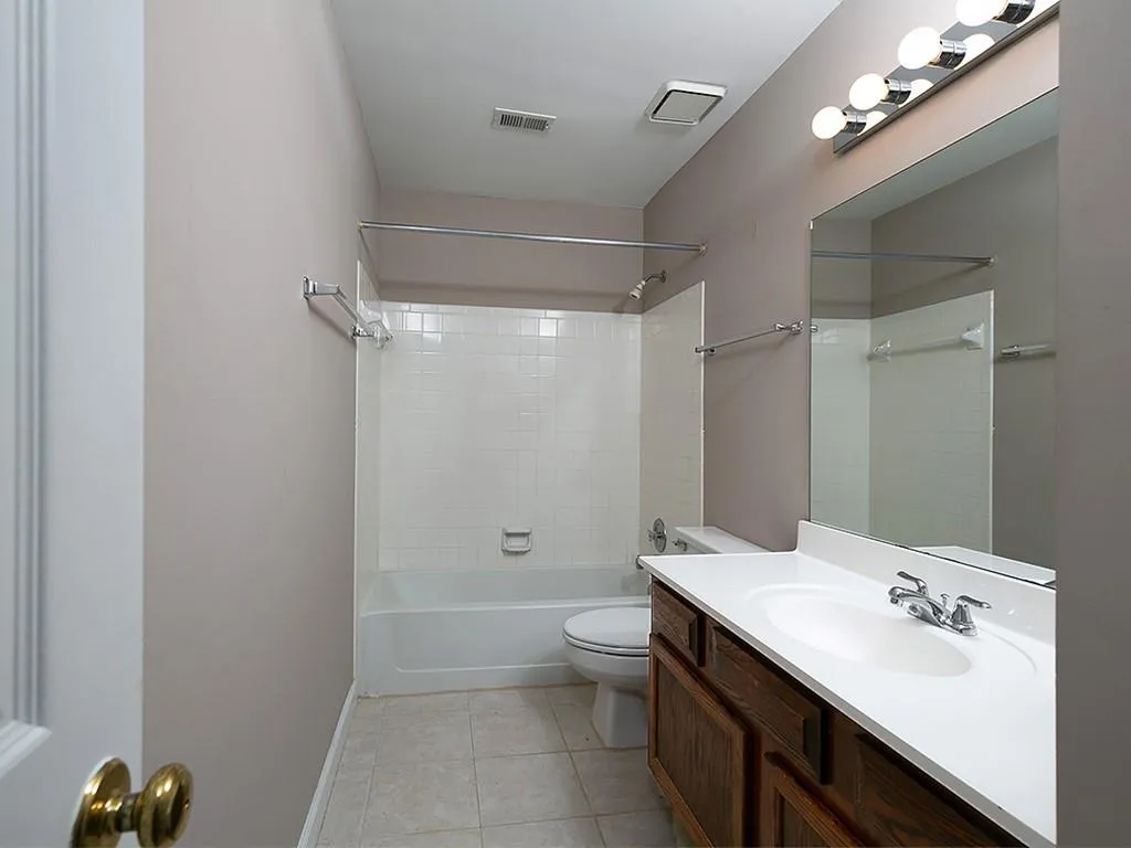 7500 Roswell Road Ne Unit 94, Sandy Springs, Georgia 30350, 2 Bedrooms Bedrooms, ,2 BathroomsBathrooms,Residential,Sold,7500 Roswell Road Ne Unit 94,6784122