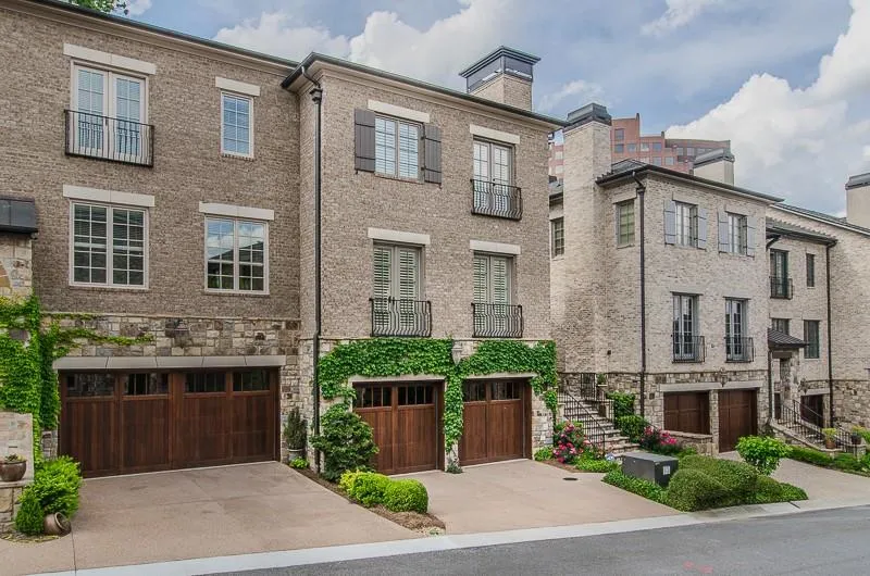 2823 Paces Lookout Lane, Atlanta, Georgia 30339, 3 Bedrooms Bedrooms, ,3 BathroomsBathrooms,Residential,Sold,2823 Paces Lookout Lane,5686628