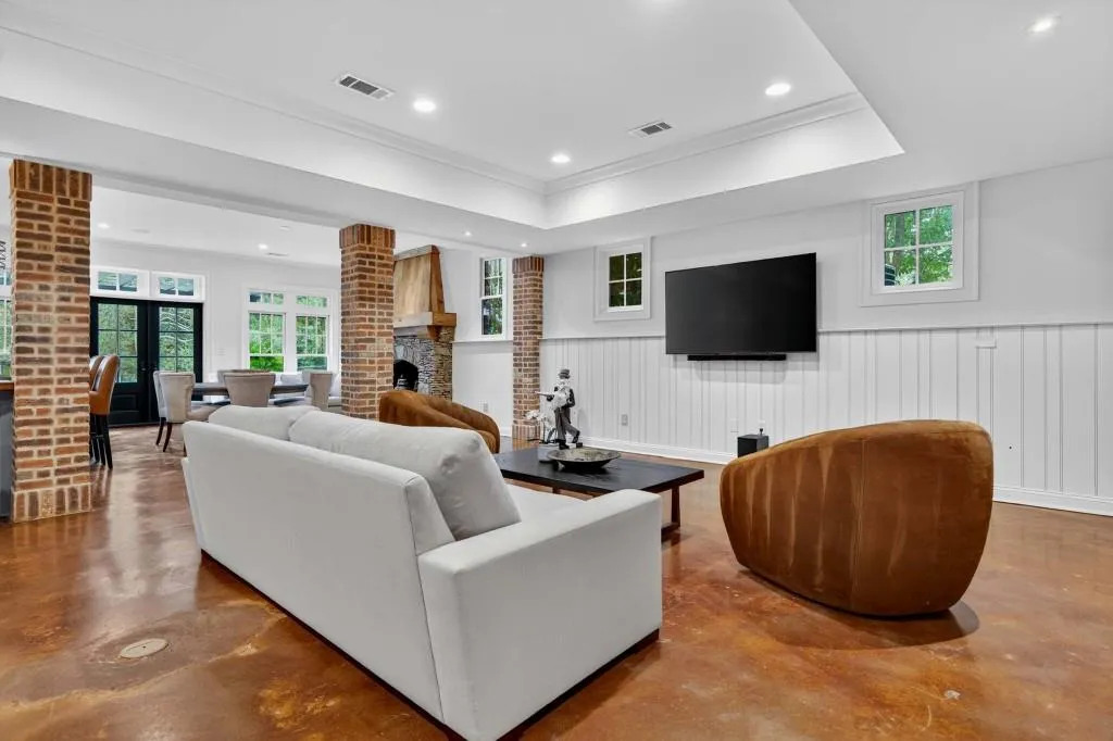 3303 Habersham Road Nw, Atlanta, Georgia 30305, 6 Bedrooms Bedrooms, ,5 BathroomsBathrooms,Residential,For Sale,3303 Habersham Road Nw,7638369