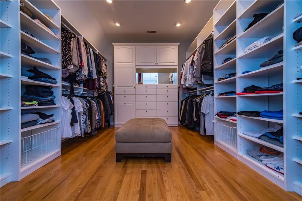 310 Hunting View Court, Atlanta, Georgia 30328, 5 Bedrooms Bedrooms, ,4 BathroomsBathrooms,Residential,Sold,310 Hunting View Court,5819520