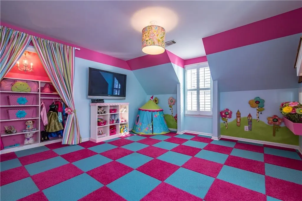 310 Hunting View Court, Atlanta, Georgia 30328, 5 Bedrooms Bedrooms, ,4 BathroomsBathrooms,Residential,Sold,310 Hunting View Court,5819520