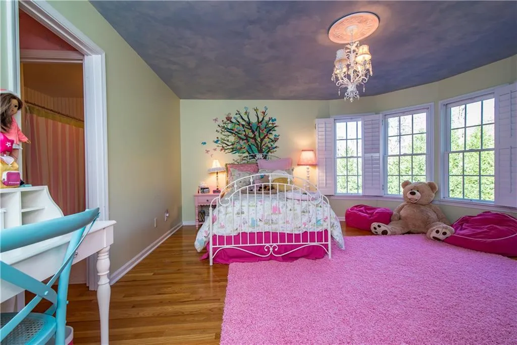 310 Hunting View Court, Atlanta, Georgia 30328, 5 Bedrooms Bedrooms, ,4 BathroomsBathrooms,Residential,Sold,310 Hunting View Court,5819520