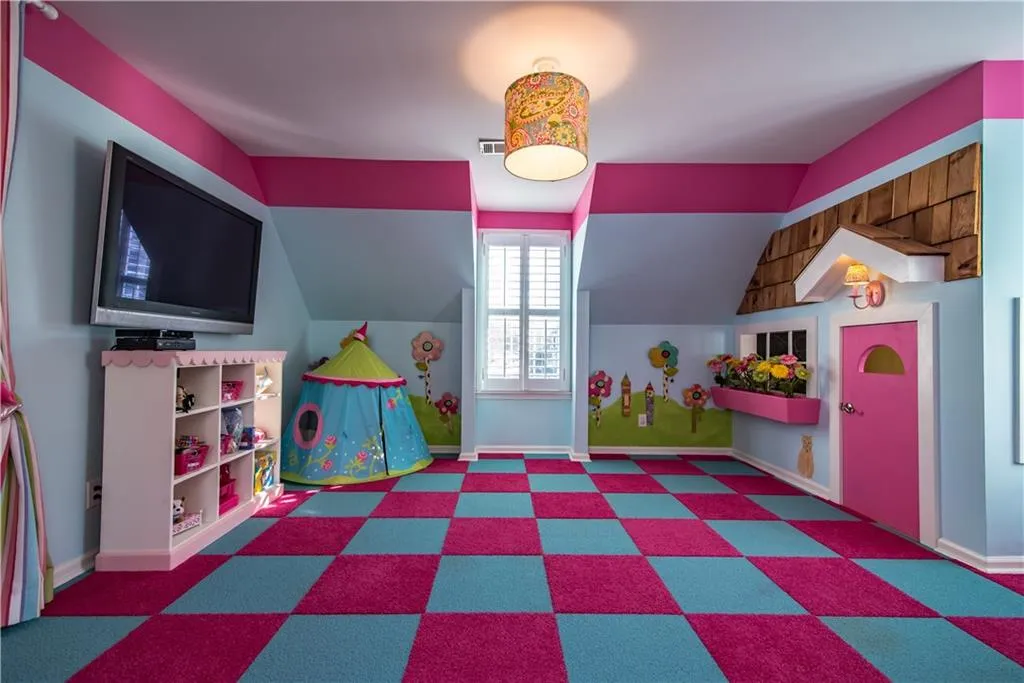 310 Hunting View Court, Atlanta, Georgia 30328, 5 Bedrooms Bedrooms, ,4 BathroomsBathrooms,Residential,Sold,310 Hunting View Court,5819520