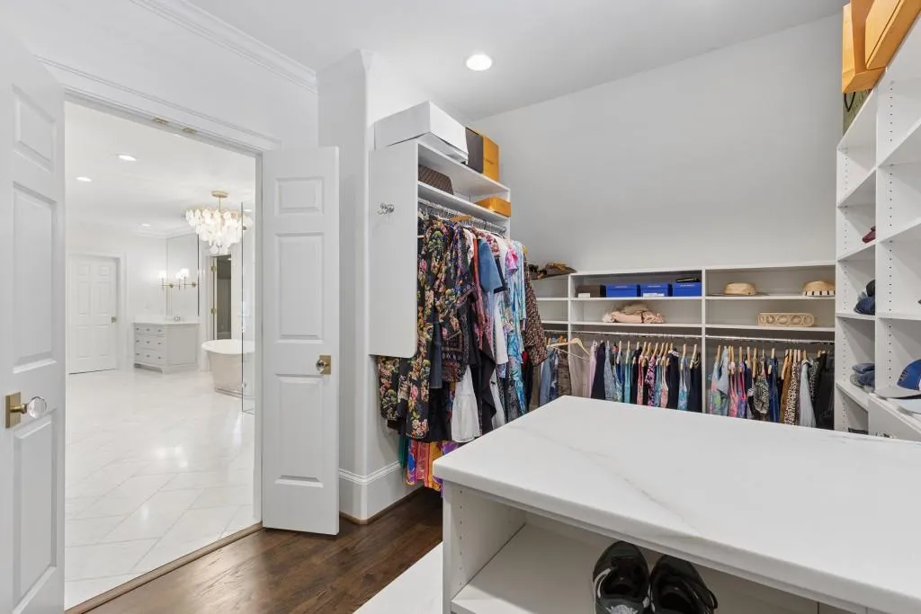 4583 Stella Drive, Atlanta, Georgia 30327, 6 Bedrooms Bedrooms, ,5 BathroomsBathrooms,Residential,For Sale,4583 Stella Drive,7738410