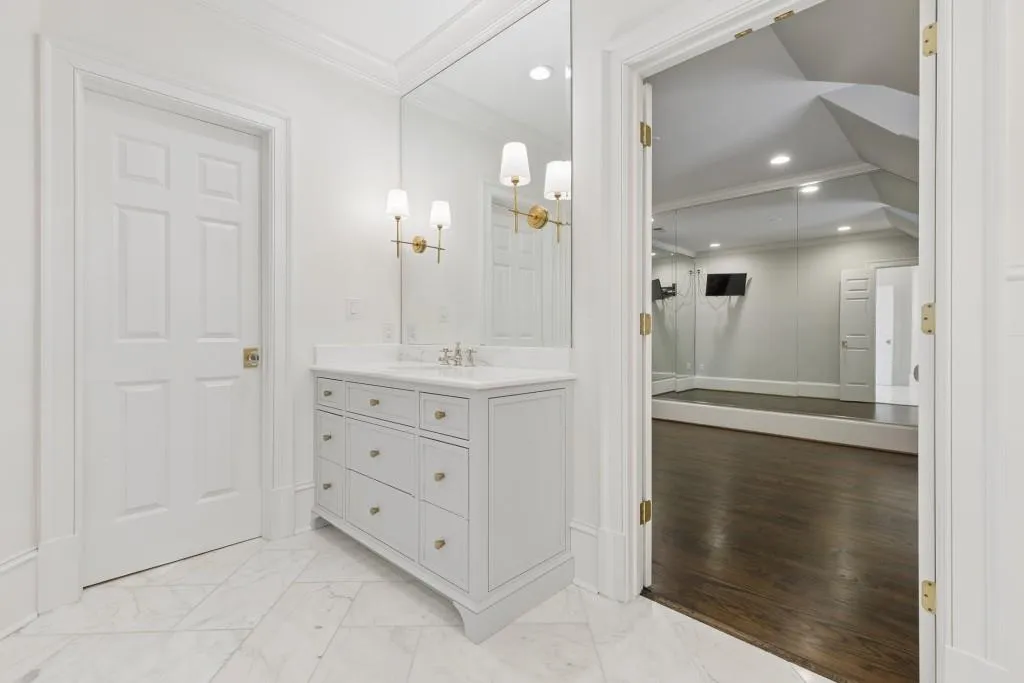 4583 Stella Drive, Atlanta, Georgia 30327, 6 Bedrooms Bedrooms, ,5 BathroomsBathrooms,Residential,For Sale,4583 Stella Drive,7738410