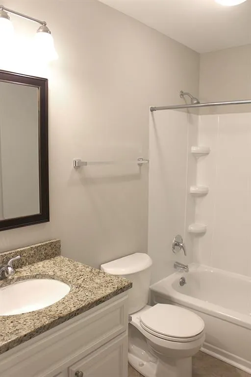 9400 Roberts Drive Unit 4b, Atlanta, Georgia 30350, 2 Bedrooms Bedrooms, ,2 BathroomsBathrooms,Residential,Sold,9400 Roberts Drive Unit 4b,6714238