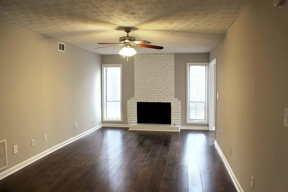 9400 Roberts Drive Unit 4b, Atlanta, Georgia 30350, 2 Bedrooms Bedrooms, ,2 BathroomsBathrooms,Residential,Sold,9400 Roberts Drive Unit 4b,6714238