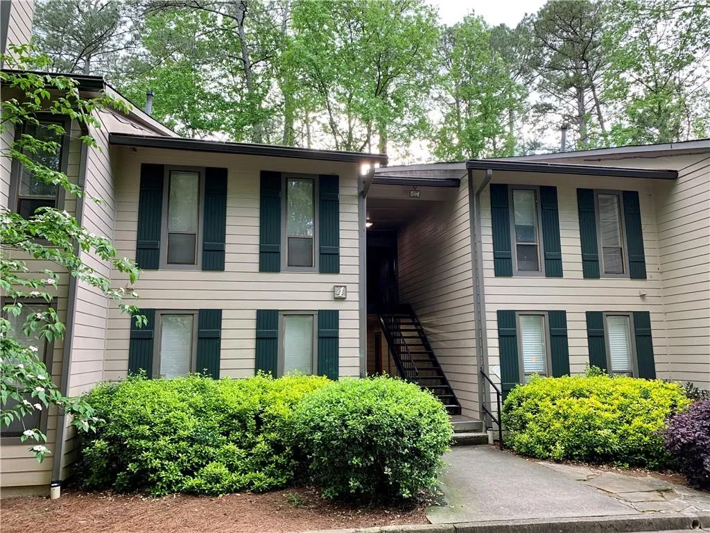 9400 Roberts Drive Unit 4b, Atlanta, Georgia 30350, 2 Bedrooms Bedrooms, ,2 BathroomsBathrooms,Residential,Sold,9400 Roberts Drive Unit 4b,6714238