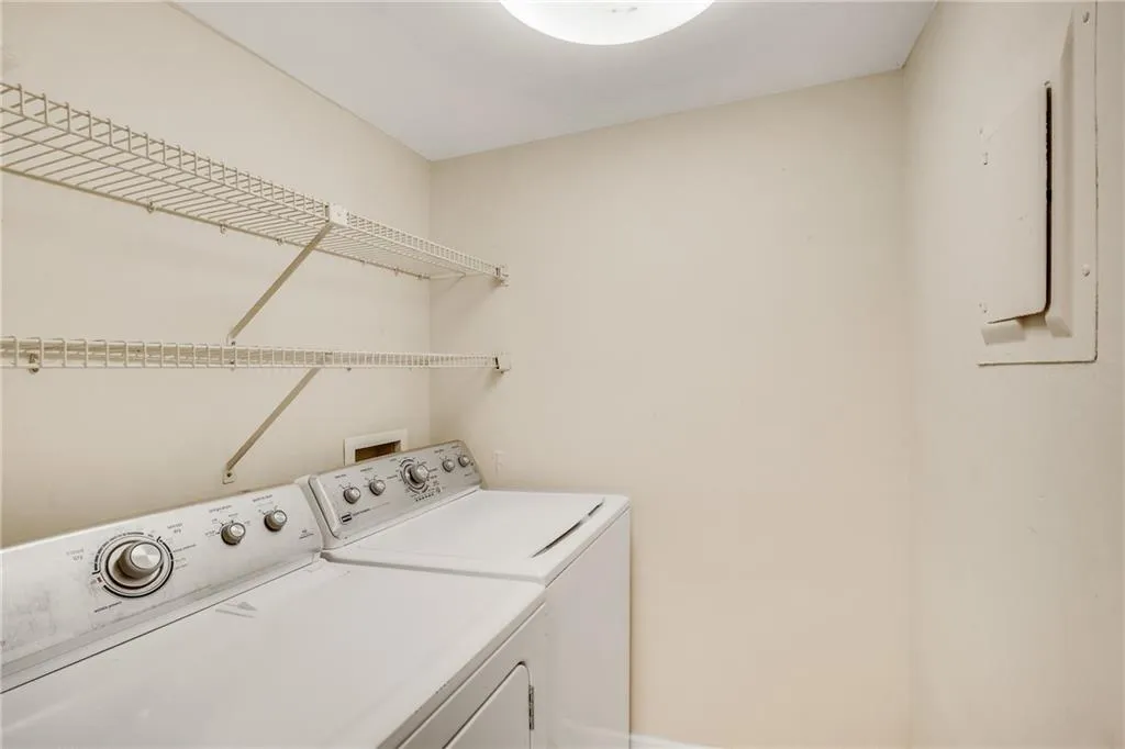 1104 Wingate Way, Sandy Springs, Georgia 30350, 2 Bedrooms Bedrooms, ,2 BathroomsBathrooms,Residential,Sold,1104 Wingate Way,7110774