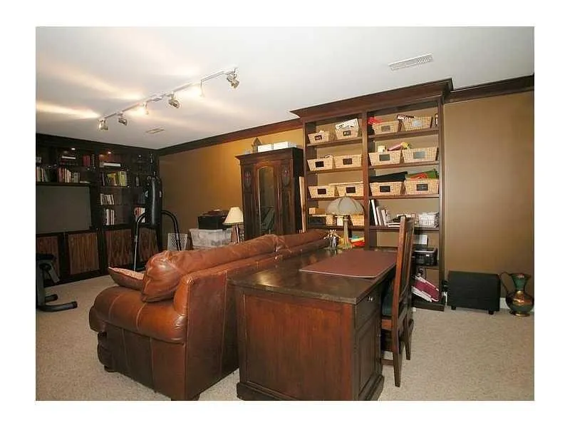 7155 Roswell Road Unit 7, Atlanta, Georgia 30328, 3 Bedrooms Bedrooms, ,3 BathroomsBathrooms,Residential,Sold,7155 Roswell Road Unit 7,5639338