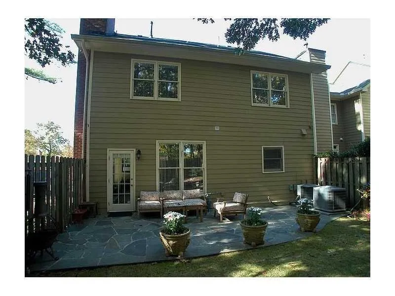 7155 Roswell Road Unit 7, Atlanta, Georgia 30328, 3 Bedrooms Bedrooms, ,3 BathroomsBathrooms,Residential,Sold,7155 Roswell Road Unit 7,5639338