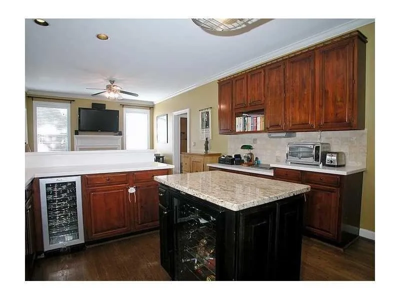 7155 Roswell Road Unit 7, Atlanta, Georgia 30328, 3 Bedrooms Bedrooms, ,3 BathroomsBathrooms,Residential,Sold,7155 Roswell Road Unit 7,5639338