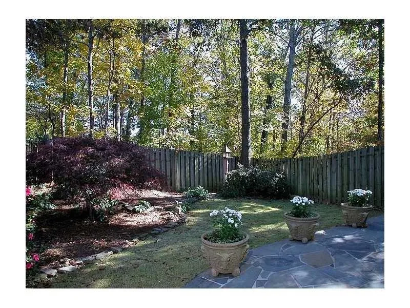 7155 Roswell Road Unit 7, Atlanta, Georgia 30328, 3 Bedrooms Bedrooms, ,3 BathroomsBathrooms,Residential,Sold,7155 Roswell Road Unit 7,5639338