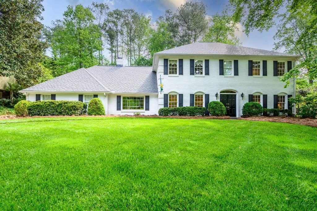 300 Lighthouse Point, Sandy Springs, Georgia 30328, 5 Bedrooms Bedrooms, ,3 BathroomsBathrooms,Residential,Sold,300 Lighthouse Point,6879794