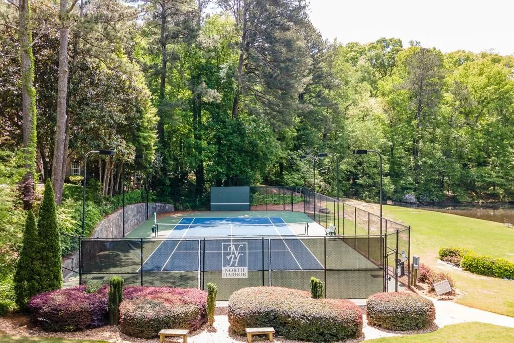 300 Lighthouse Point, Sandy Springs, Georgia 30328, 5 Bedrooms Bedrooms, ,3 BathroomsBathrooms,Residential,Sold,300 Lighthouse Point,6879794