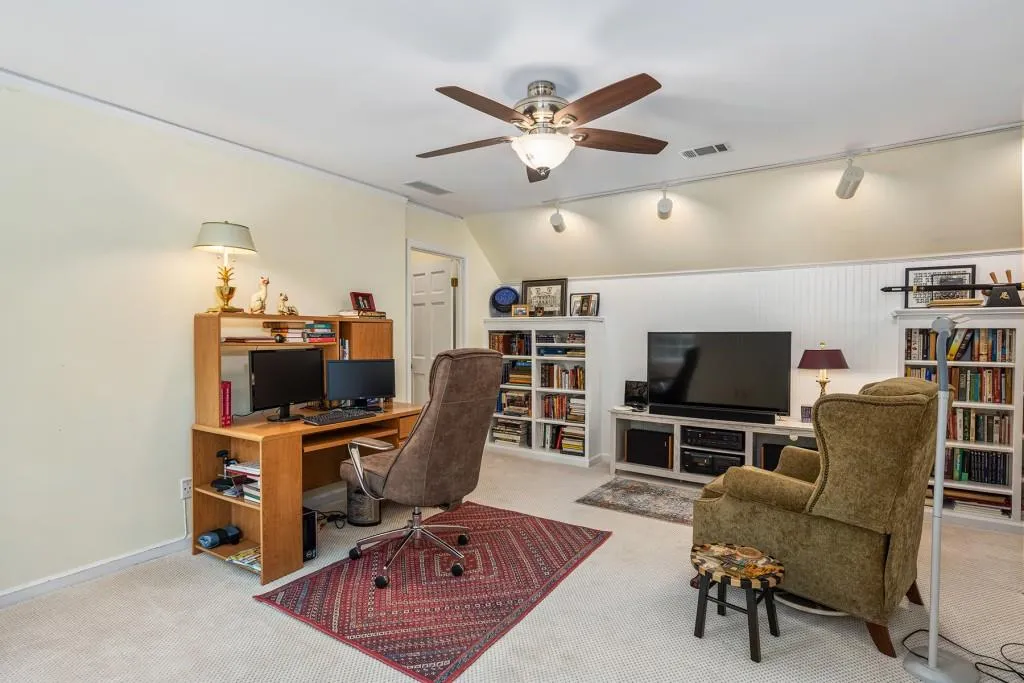 300 Lighthouse Point, Sandy Springs, Georgia 30328, 5 Bedrooms Bedrooms, ,3 BathroomsBathrooms,Residential,Sold,300 Lighthouse Point,6879794