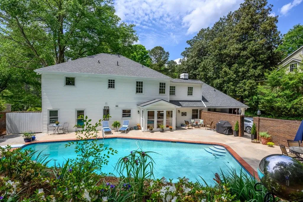 300 Lighthouse Point, Sandy Springs, Georgia 30328, 5 Bedrooms Bedrooms, ,3 BathroomsBathrooms,Residential,Sold,300 Lighthouse Point,6879794
