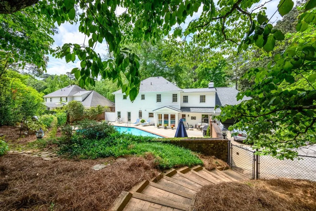 300 Lighthouse Point, Sandy Springs, Georgia 30328, 5 Bedrooms Bedrooms, ,3 BathroomsBathrooms,Residential,Sold,300 Lighthouse Point,6879794