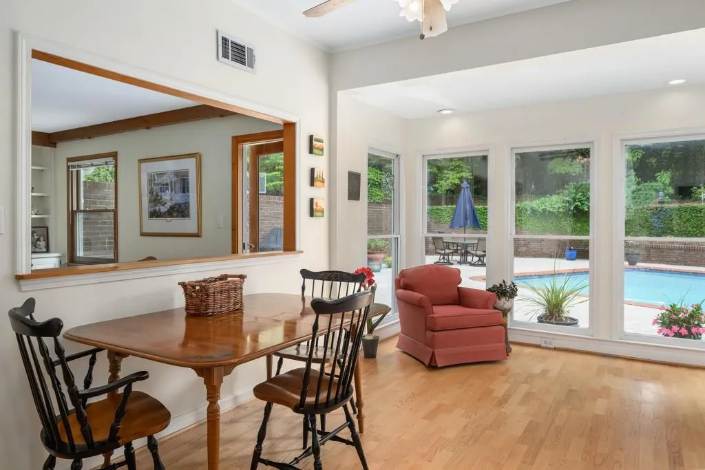 300 Lighthouse Point, Sandy Springs, Georgia 30328, 5 Bedrooms Bedrooms, ,3 BathroomsBathrooms,Residential,Sold,300 Lighthouse Point,6879794