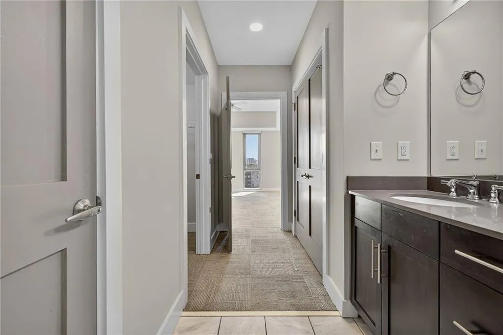 1100 Howell Mill Road Nw Unit 710, Atlanta, Georgia 30318, 2 Bedrooms Bedrooms, ,2 BathroomsBathrooms,Residential,For Sale,1100 Howell Mill Road Nw Unit 710,7667090