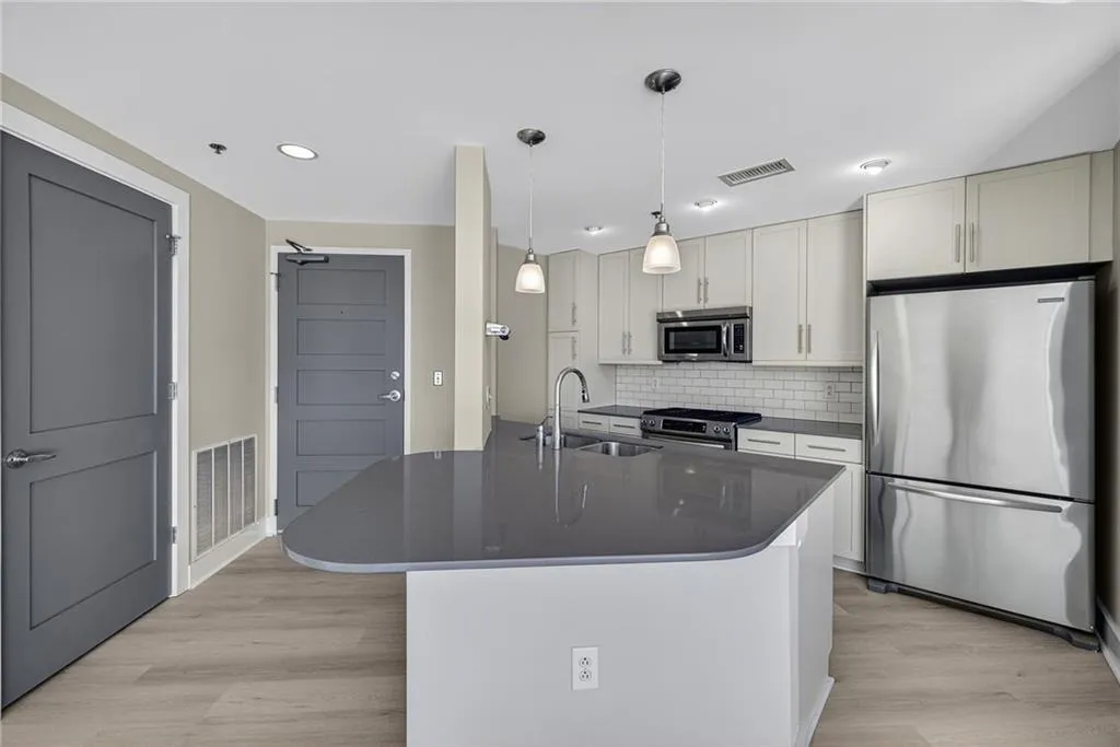 1100 Howell Mill Road Nw Unit 710, Atlanta, Georgia 30318, 2 Bedrooms Bedrooms, ,2 BathroomsBathrooms,Residential,For Sale,1100 Howell Mill Road Nw Unit 710,7667090