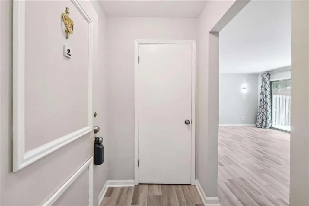 6851 Roswell Rd Road Unit H26, Sandy Springs, Georgia 30328, 2 Bedrooms Bedrooms, ,2 BathroomsBathrooms,Residential,Sold,6851 Roswell Rd Road Unit H26,7258601