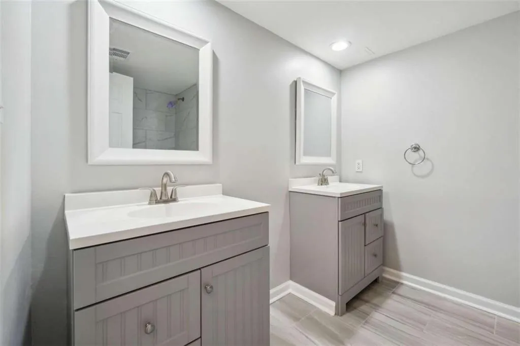 6851 Roswell Rd Road Unit H26, Sandy Springs, Georgia 30328, 2 Bedrooms Bedrooms, ,2 BathroomsBathrooms,Residential,Sold,6851 Roswell Rd Road Unit H26,7258601