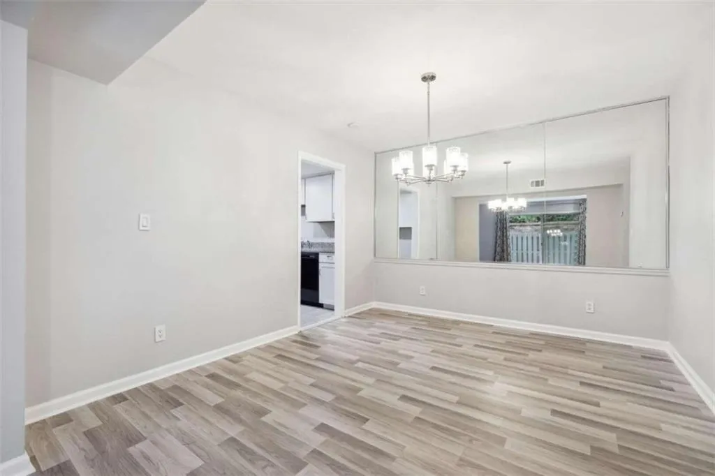 6851 Roswell Rd Road Unit H26, Sandy Springs, Georgia 30328, 2 Bedrooms Bedrooms, ,2 BathroomsBathrooms,Residential,Sold,6851 Roswell Rd Road Unit H26,7258601