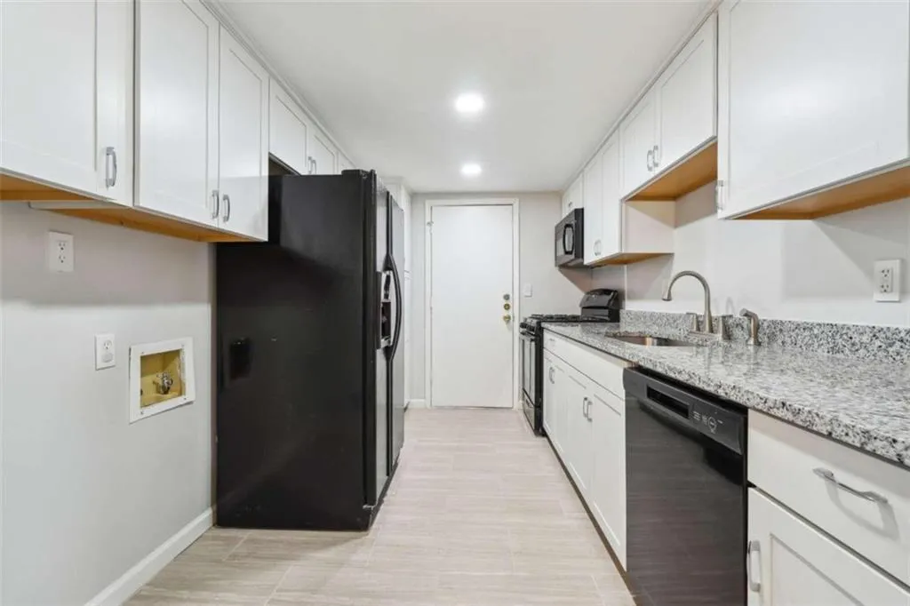 6851 Roswell Rd Road Unit H26, Sandy Springs, Georgia 30328, 2 Bedrooms Bedrooms, ,2 BathroomsBathrooms,Residential,Sold,6851 Roswell Rd Road Unit H26,7258601