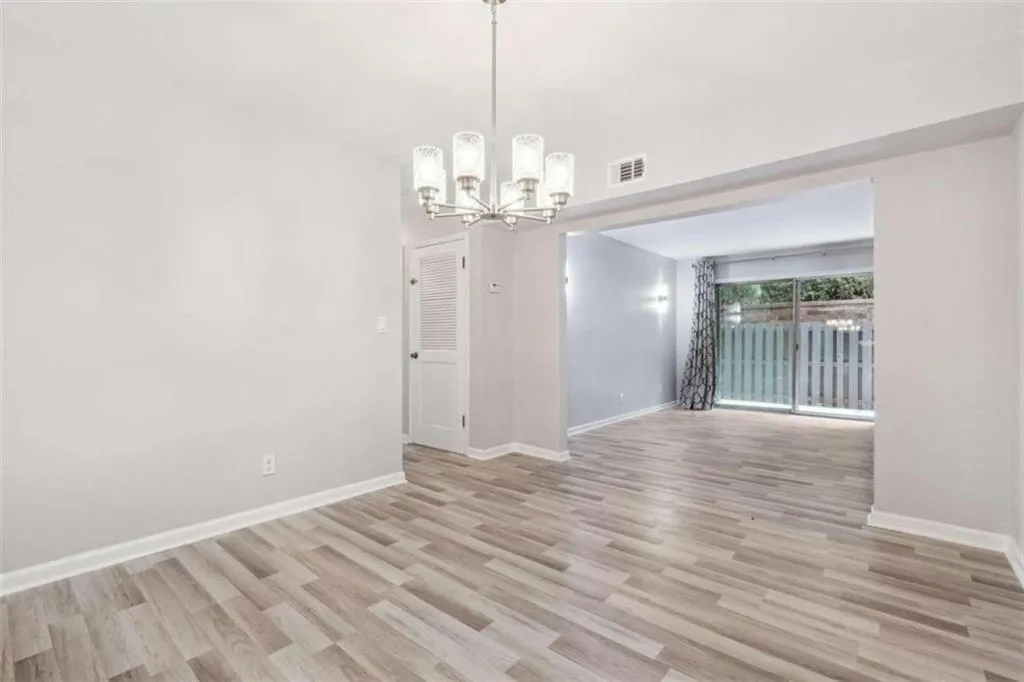 6851 Roswell Rd Road Unit H26, Sandy Springs, Georgia 30328, 2 Bedrooms Bedrooms, ,2 BathroomsBathrooms,Residential,Sold,6851 Roswell Rd Road Unit H26,7258601