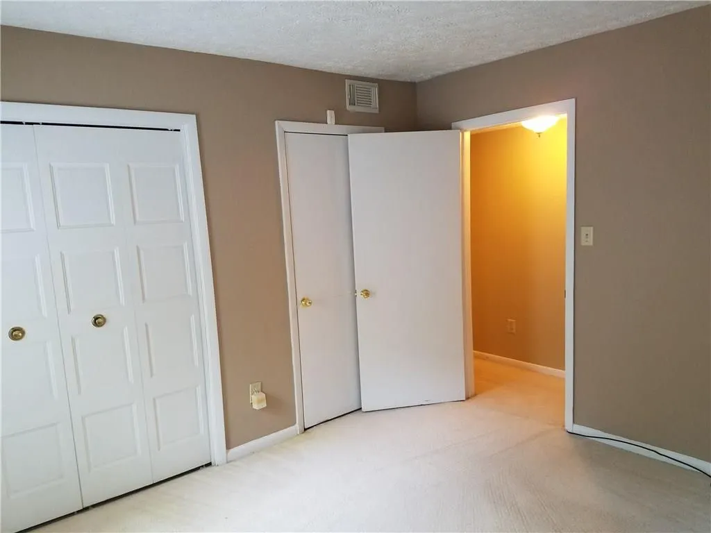 5147 Roswell Road Unit 3, Atlanta, Georgia 30342, 2 Bedrooms Bedrooms, ,1 BathroomBathrooms,Residential,Sold,5147 Roswell Road Unit 3,5744365