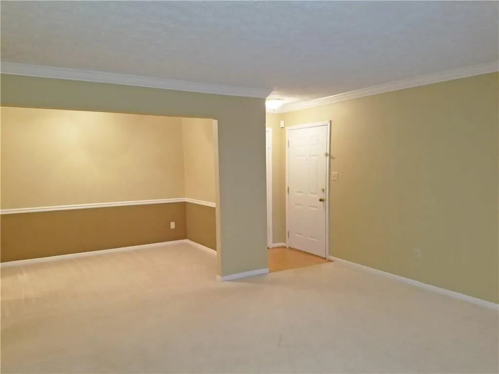 5147 Roswell Road Unit 3, Atlanta, Georgia 30342, 2 Bedrooms Bedrooms, ,1 BathroomBathrooms,Residential,Sold,5147 Roswell Road Unit 3,5744365
