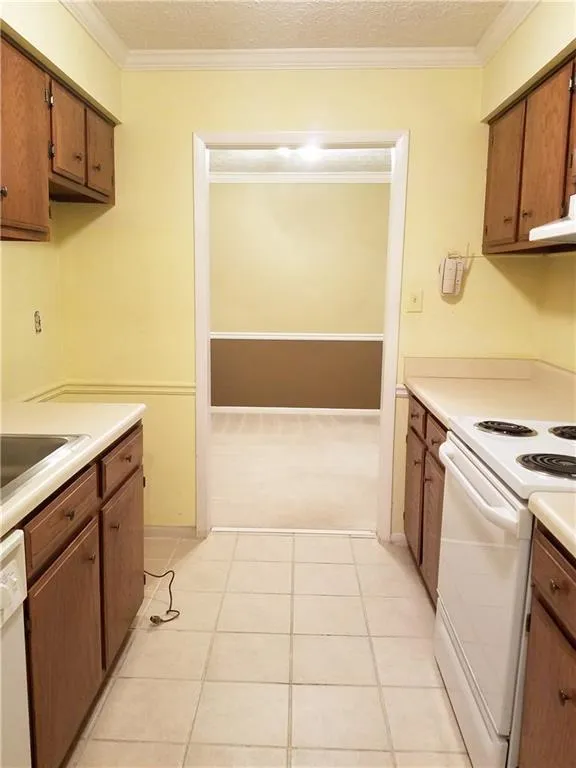 5147 Roswell Road Unit 3, Atlanta, Georgia 30342, 2 Bedrooms Bedrooms, ,1 BathroomBathrooms,Residential,Sold,5147 Roswell Road Unit 3,5744365