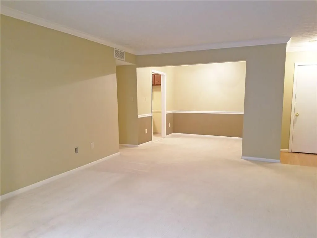 5147 Roswell Road Unit 3, Atlanta, Georgia 30342, 2 Bedrooms Bedrooms, ,1 BathroomBathrooms,Residential,Sold,5147 Roswell Road Unit 3,5744365