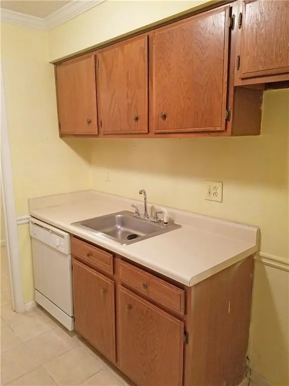 5147 Roswell Road Unit 3, Atlanta, Georgia 30342, 2 Bedrooms Bedrooms, ,1 BathroomBathrooms,Residential,Sold,5147 Roswell Road Unit 3,5744365