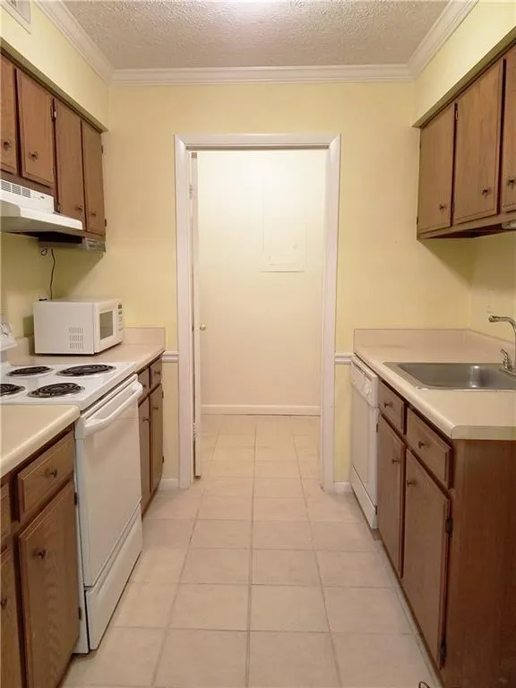 5147 Roswell Road Unit 3, Atlanta, Georgia 30342, 2 Bedrooms Bedrooms, ,1 BathroomBathrooms,Residential,Sold,5147 Roswell Road Unit 3,5744365