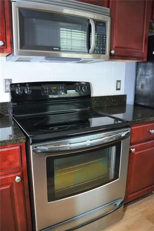 6900 Roswell Road Unit F11, Atlanta, Georgia 30328, 2 Bedrooms Bedrooms, ,2 BathroomsBathrooms,Residential,Sold,6900 Roswell Road Unit F11,6918224