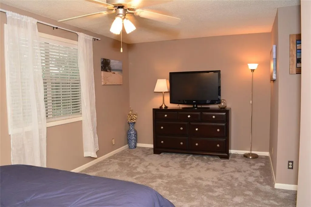 6900 Roswell Road Unit F11, Atlanta, Georgia 30328, 2 Bedrooms Bedrooms, ,2 BathroomsBathrooms,Residential,Sold,6900 Roswell Road Unit F11,6918224