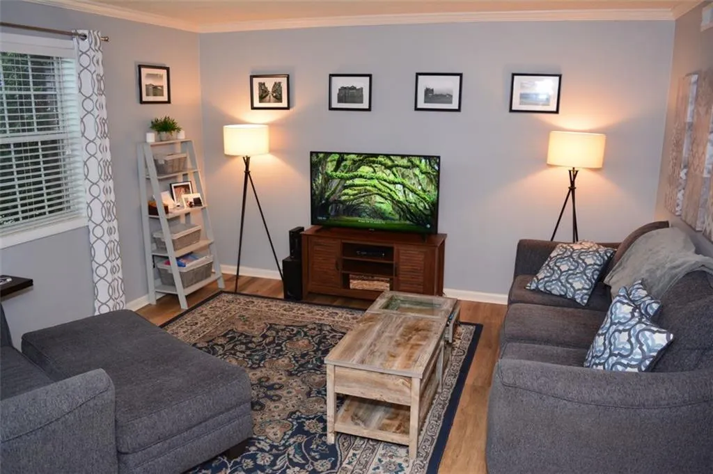 6900 Roswell Road Unit F11, Atlanta, Georgia 30328, 2 Bedrooms Bedrooms, ,2 BathroomsBathrooms,Residential,Sold,6900 Roswell Road Unit F11,6918224