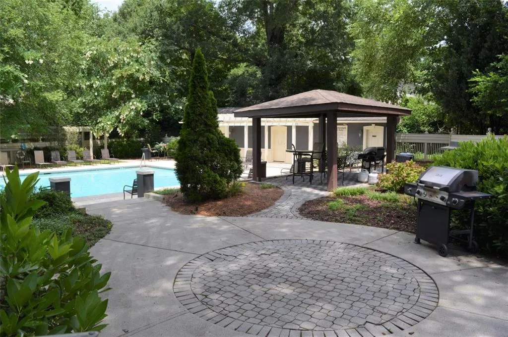 6900 Roswell Road Unit F11, Atlanta, Georgia 30328, 2 Bedrooms Bedrooms, ,2 BathroomsBathrooms,Residential,Sold,6900 Roswell Road Unit F11,6918224