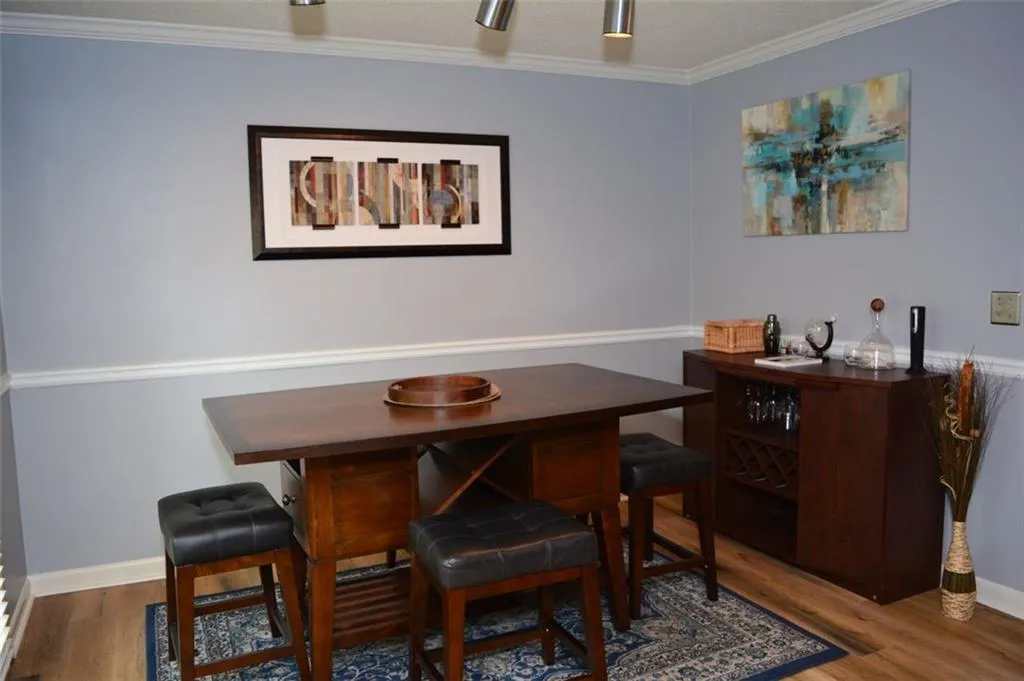 6900 Roswell Road Unit F11, Atlanta, Georgia 30328, 2 Bedrooms Bedrooms, ,2 BathroomsBathrooms,Residential,Sold,6900 Roswell Road Unit F11,6918224