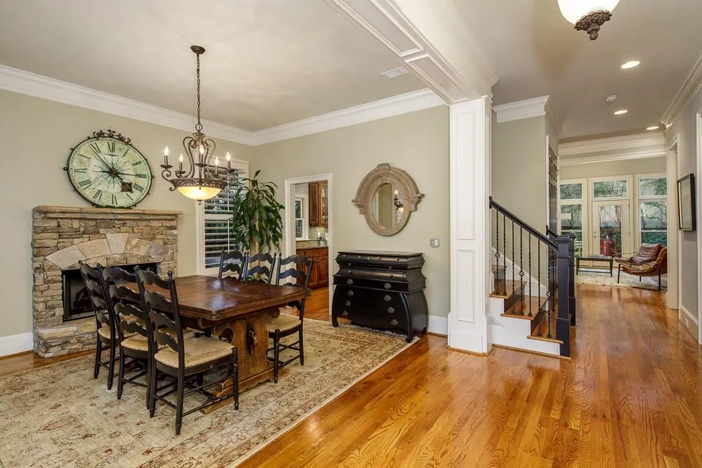6377 Cotswold Lane, Sandy Springs, Georgia 30328, 5 Bedrooms Bedrooms, ,4 BathroomsBathrooms,Residential,Sold,6377 Cotswold Lane,6098347