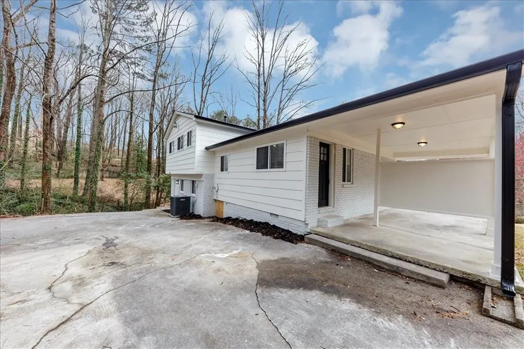 847 Magna Carta Drive Nw, Atlanta, Georgia 30318, ,Residential Income,For Sale,847 Magna Carta Drive Nw,7628581