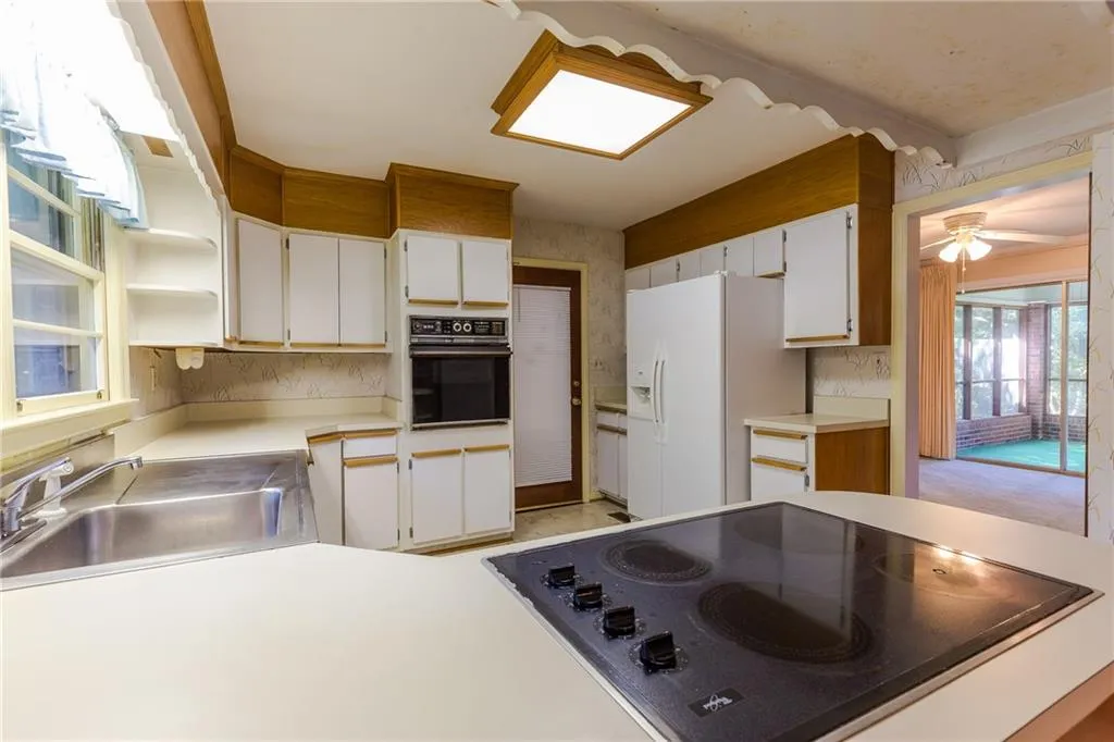 268 Underwood Drive, Atlanta, Georgia 30328, 4 Bedrooms Bedrooms, ,2 BathroomsBathrooms,Residential,Sold,268 Underwood Drive,5879245