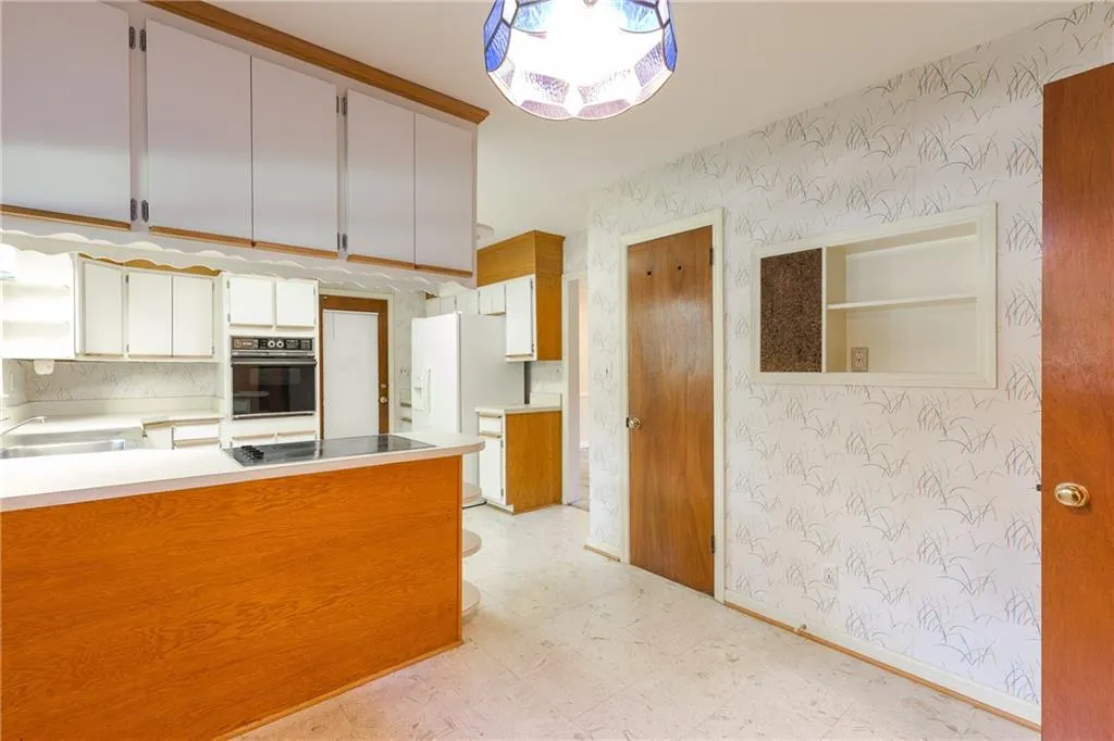 268 Underwood Drive, Atlanta, Georgia 30328, 4 Bedrooms Bedrooms, ,2 BathroomsBathrooms,Residential,Sold,268 Underwood Drive,5879245