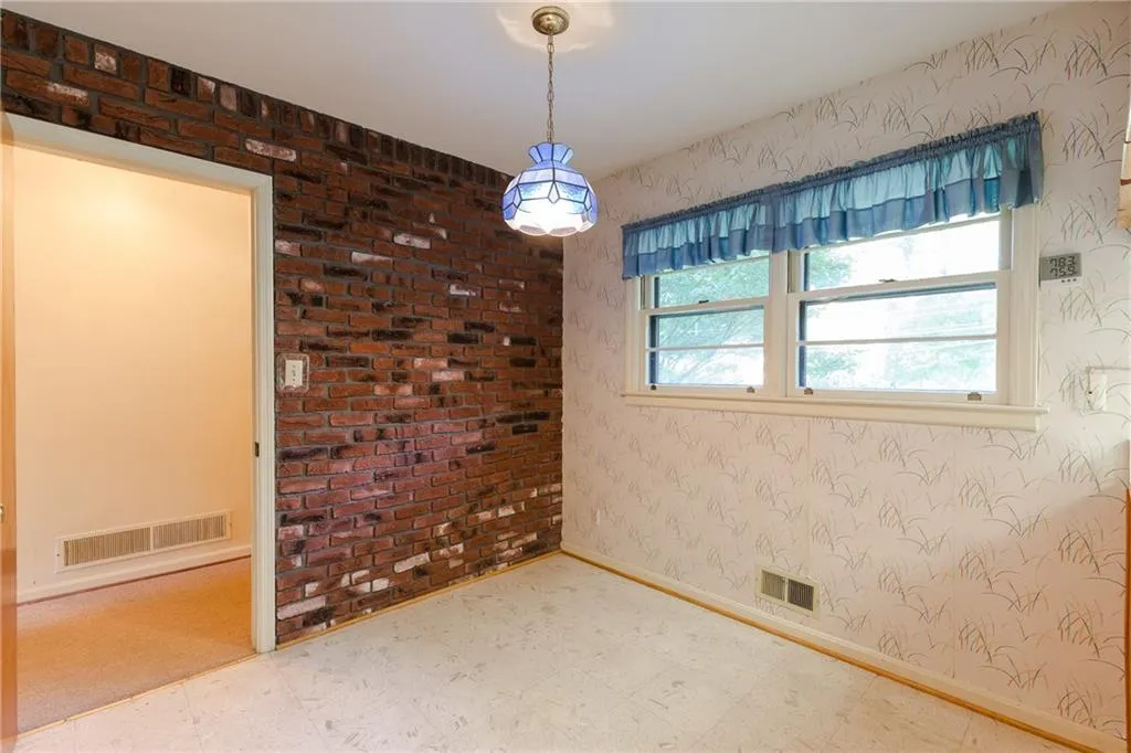 268 Underwood Drive, Atlanta, Georgia 30328, 4 Bedrooms Bedrooms, ,2 BathroomsBathrooms,Residential,Sold,268 Underwood Drive,5879245