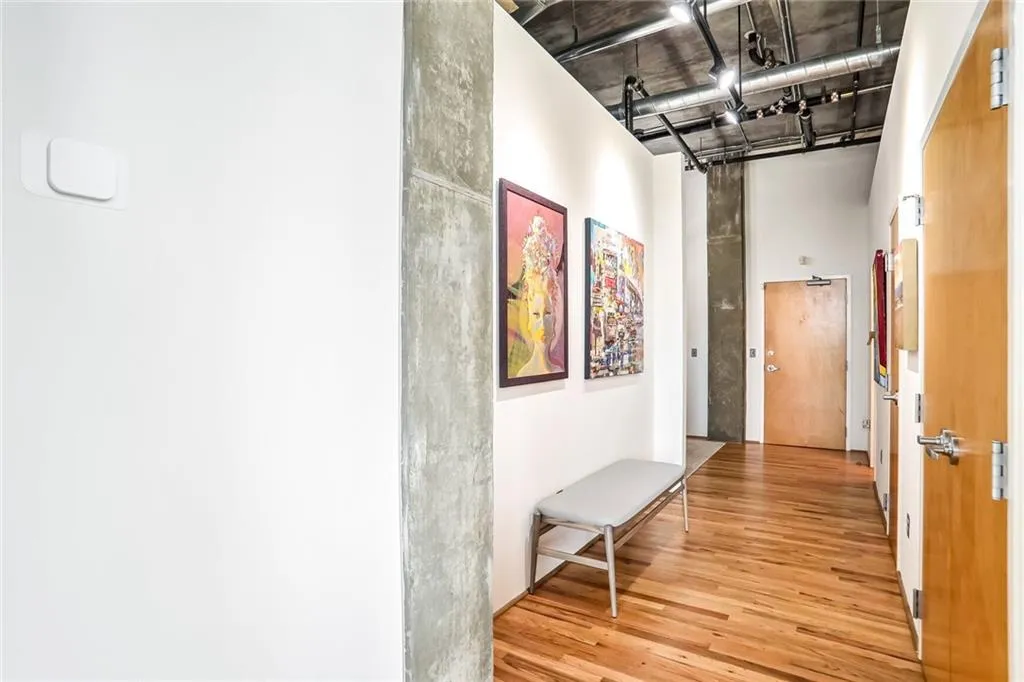 3235 Roswell Road Ne Unit 919, Atlanta, Georgia 30305, 2 Bedrooms Bedrooms, ,2 BathroomsBathrooms,Residential,For Sale,3235 Roswell Road Ne Unit 919,7522706