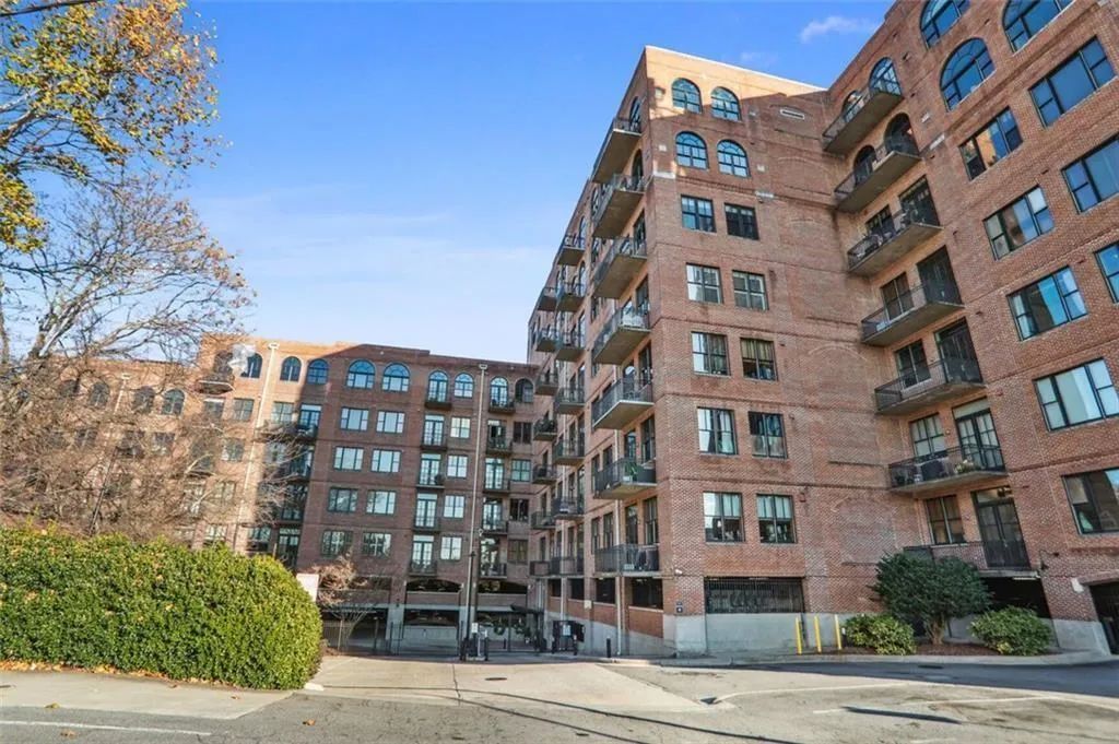 3235 Roswell Road Ne Unit 919, Atlanta, Georgia 30305, 2 Bedrooms Bedrooms, ,2 BathroomsBathrooms,Residential,For Sale,3235 Roswell Road Ne Unit 919,7522706
